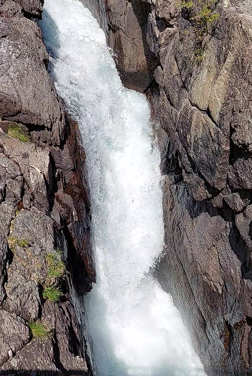 Bear Tooth Highway Montana Wyoming